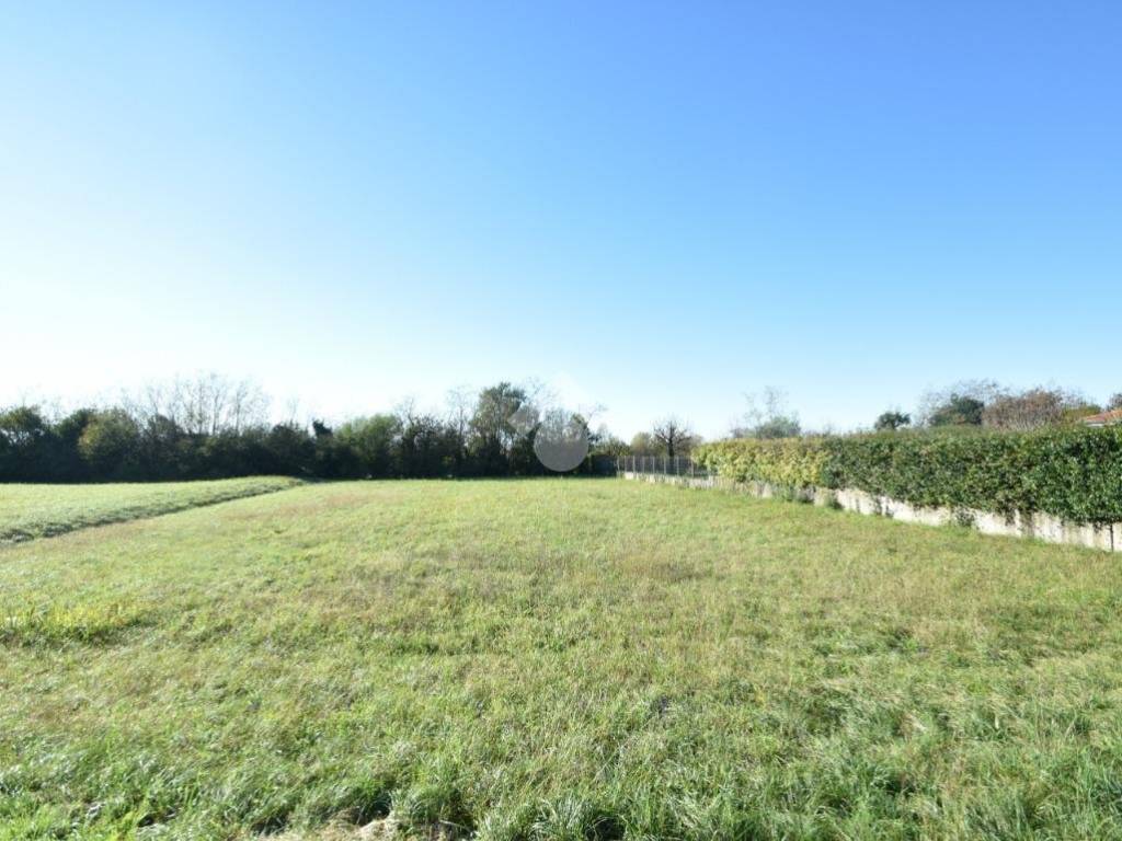 terreno edificabile in vendita a Romans d'Isonzo