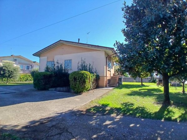 casa indipendente in vendita a Romans d'Isonzo