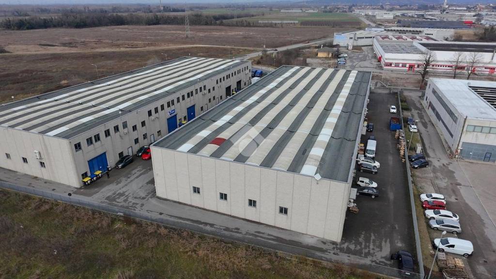 locale commerciale in vendita a Romans d'Isonzo