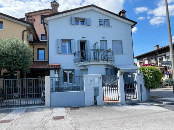 casa indipendente in vendita a Ronchi dei Legionari in zona Soleschiano