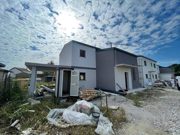 casa indipendente in vendita a Ronchi dei Legionari in zona Vermegliano