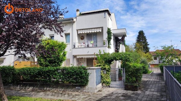 casa semindipendente in vendita a Ronchi dei Legionari in zona Vermegliano