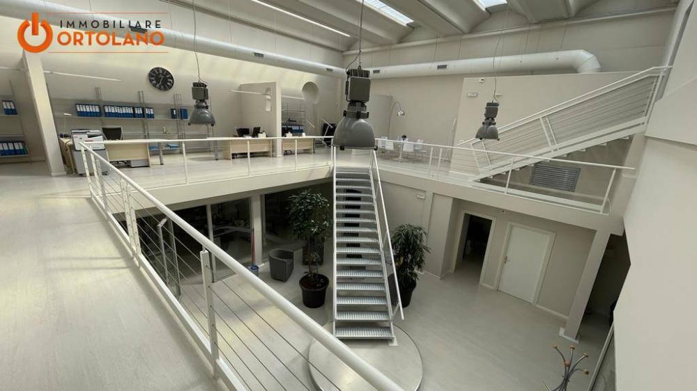 locale commerciale in vendita a Ronchi dei Legionari