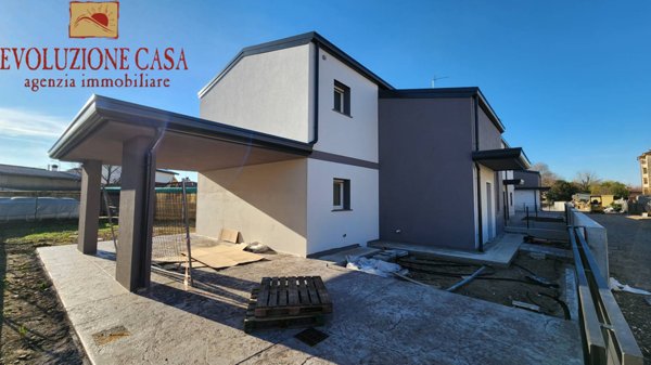 casa indipendente in vendita a Ronchi dei Legionari in zona Vermegliano