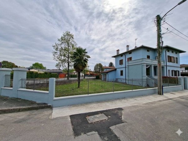 casa indipendente in vendita a Ronchi dei Legionari