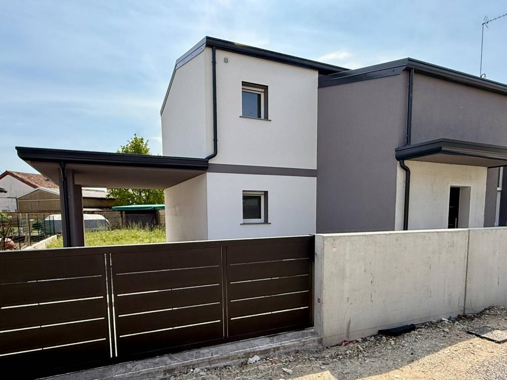 casa indipendente in vendita a Ronchi dei Legionari