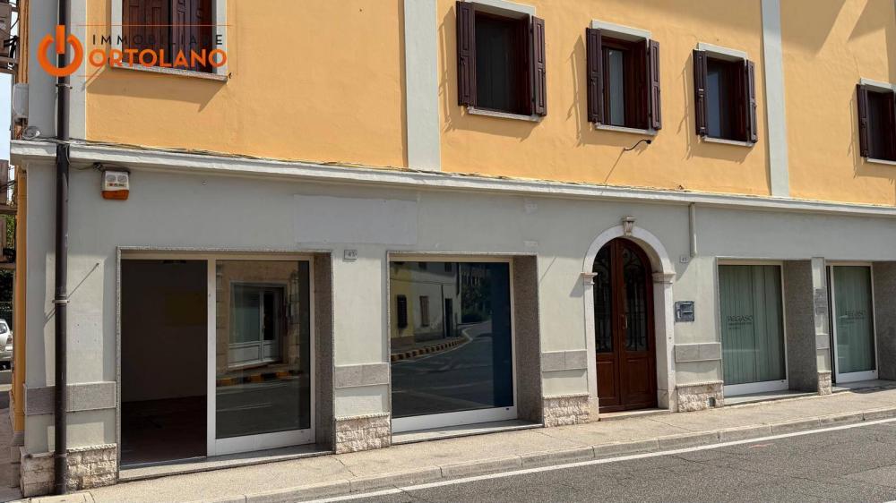 locale commerciale in vendita a Ronchi dei Legionari
