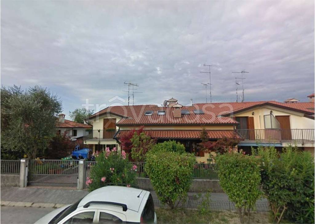 casa indipendente in vendita a Ronchi dei Legionari in zona Soleschiano