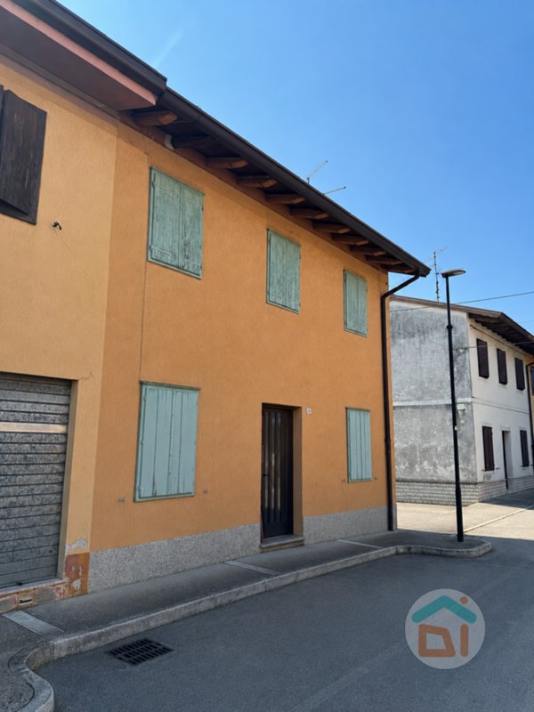 casa indipendente in vendita a Ronchi dei Legionari in zona Vermegliano
