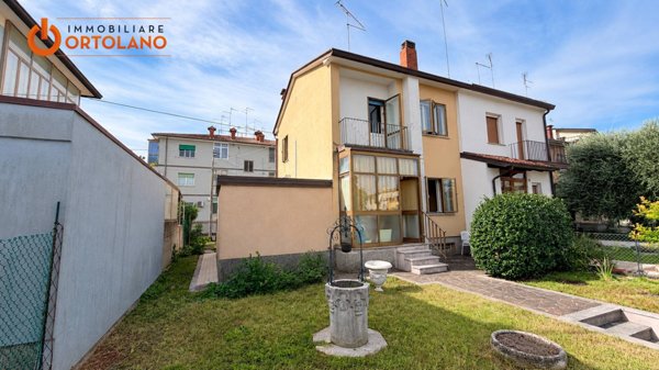 casa indipendente in vendita a Ronchi dei Legionari in zona Soleschiano