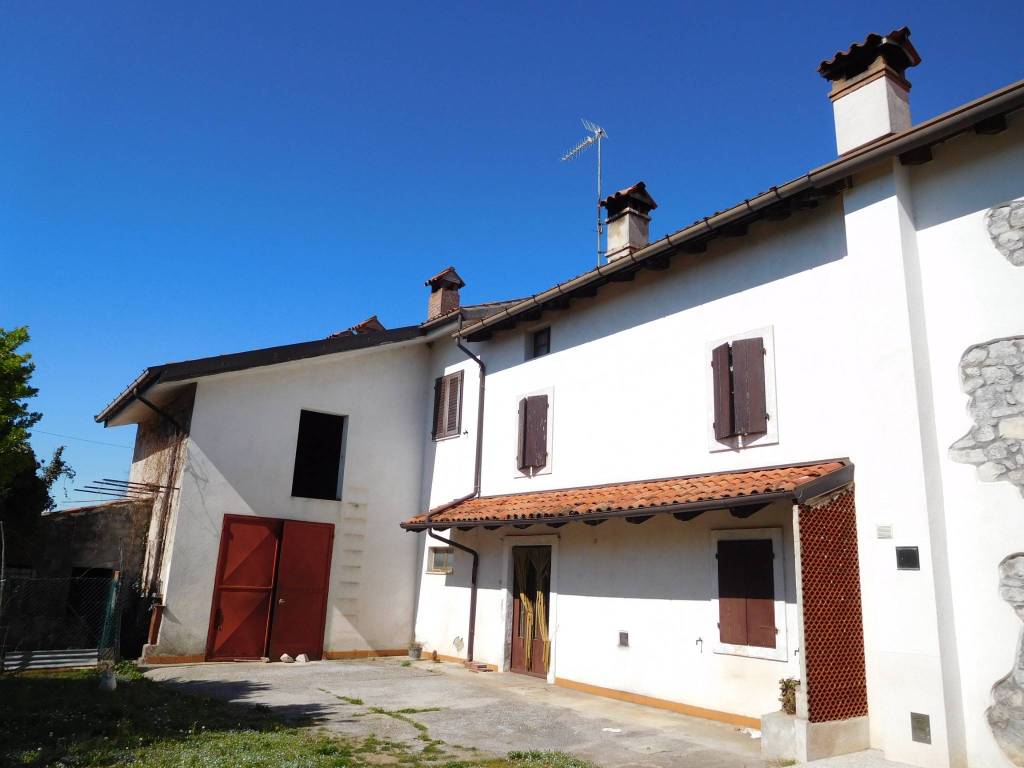 casa indipendente in vendita a Sagrado in zona San Martino del Carso
