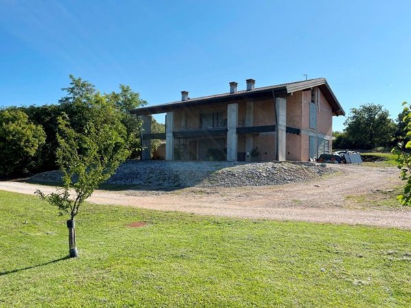 intera palazzina in vendita a Sagrado in zona San Martino del Carso