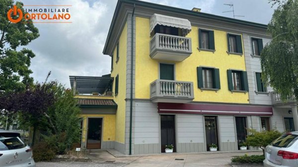 locale commerciale in vendita a Sagrado