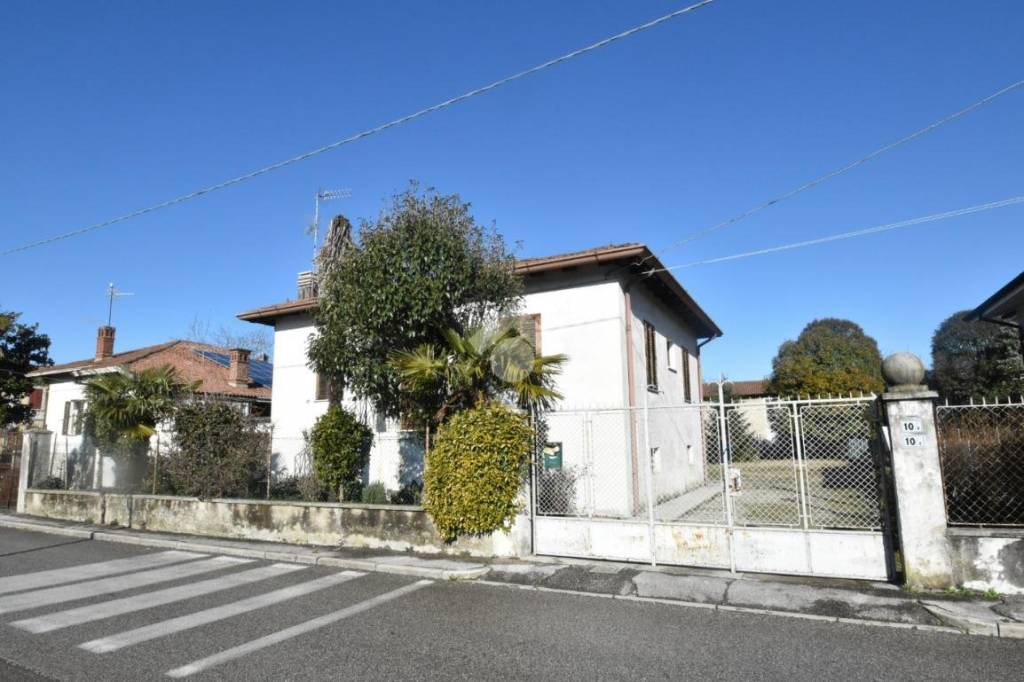 casa indipendente in vendita a Sagrado