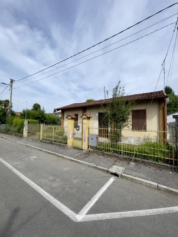 casa indipendente in vendita a Sagrado