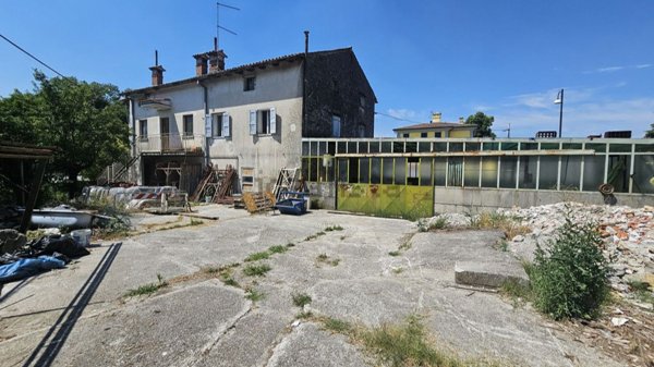 pentavano in vendita a Sagrado