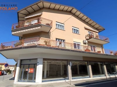 locale commerciale in vendita a San Canzian d'Isonzo