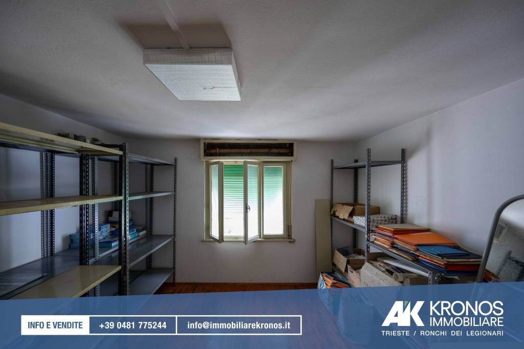 negozio in vendita a San Canzian d'Isonzo in zona Pieris