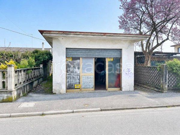 locale commerciale in vendita a San Canzian d'Isonzo