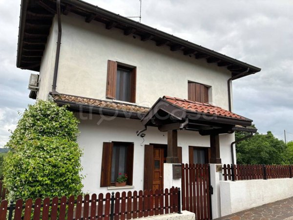 casa indipendente in vendita a San Floriano del Collio