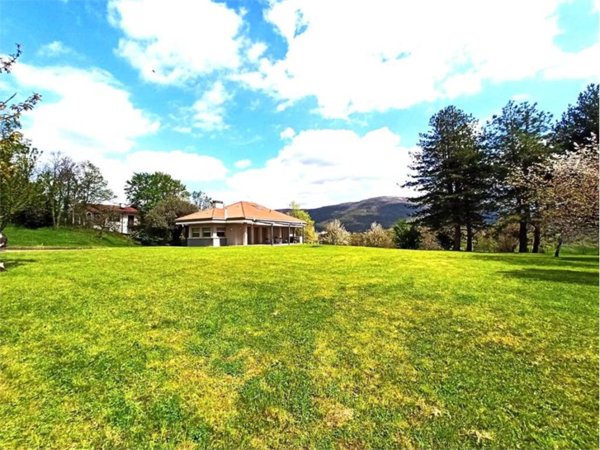casa indipendente in vendita a San Floriano del Collio