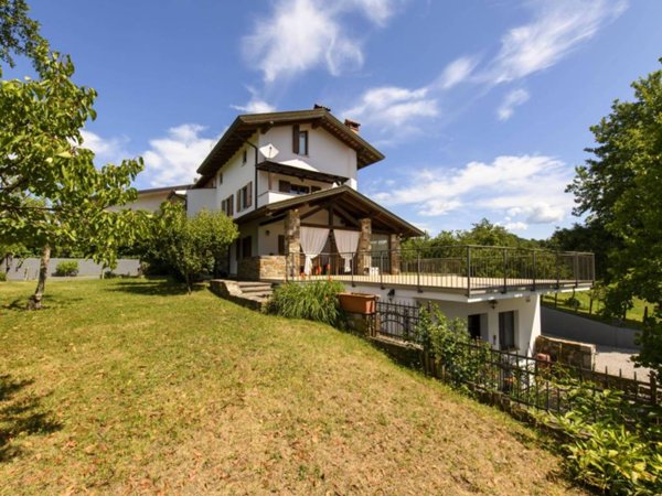 casa indipendente in vendita a San Floriano del Collio