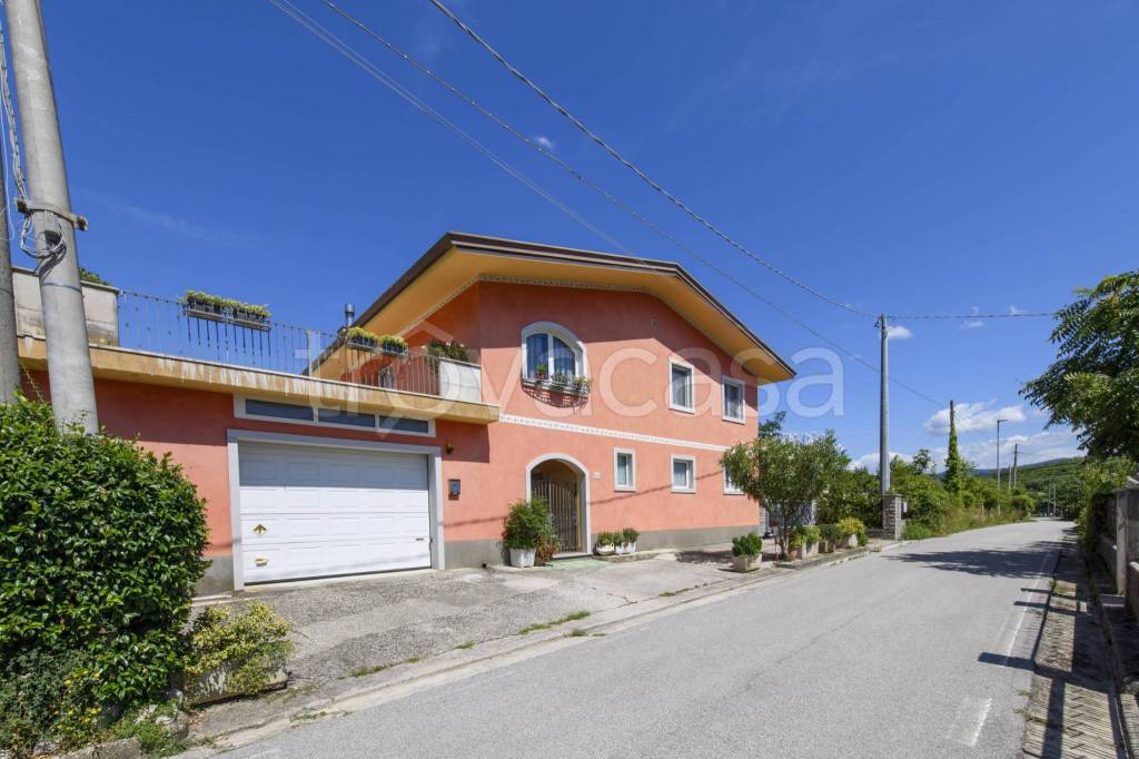 casa indipendente in vendita a San Floriano del Collio
