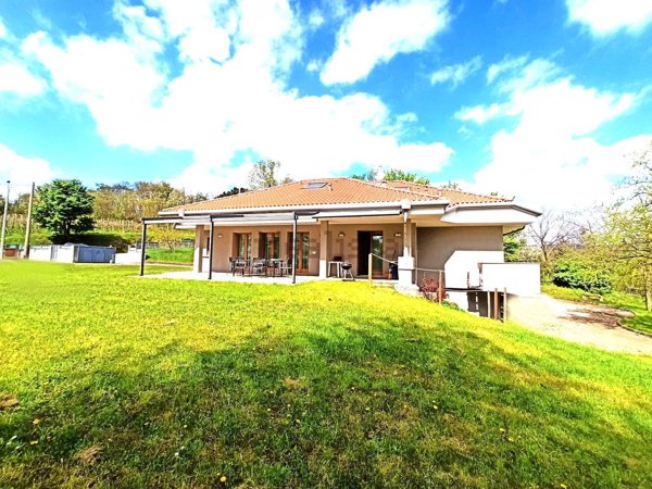 casa indipendente in vendita a San Floriano del Collio