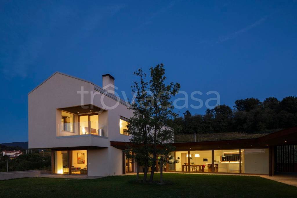 casa indipendente in vendita a San Floriano del Collio