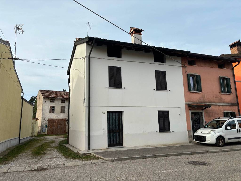 casa indipendente in vendita a San Lorenzo Isontino