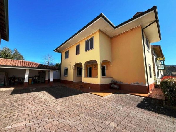 casa indipendente in vendita a Savogna d'Isonzo in zona Rupa