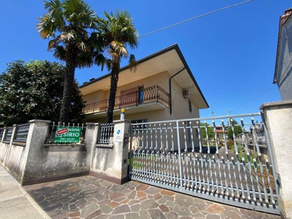 casa indipendente in vendita a Savogna d'Isonzo