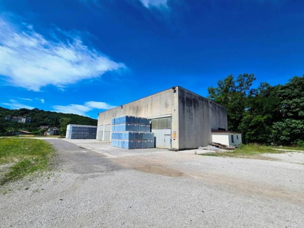 capannone in vendita a Savogna d'Isonzo in zona Rubbia