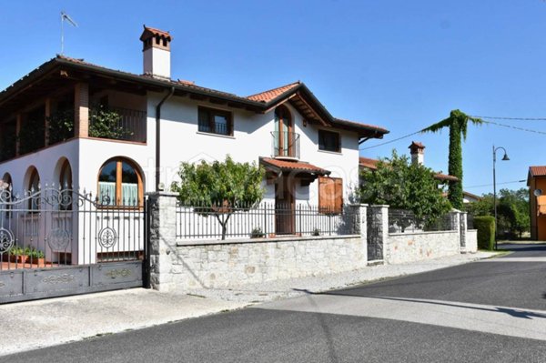 casa indipendente in vendita a Savogna d'Isonzo in zona Gabria