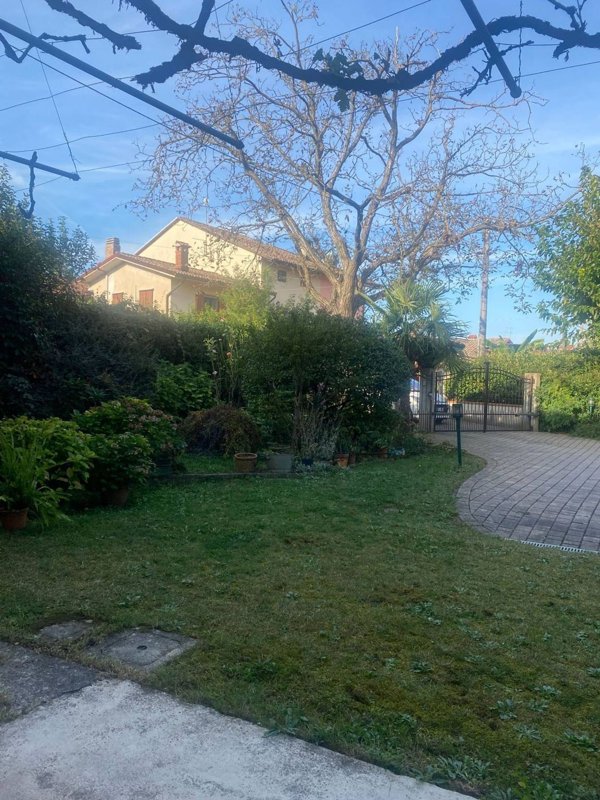 pentavano in vendita a Savogna d'Isonzo