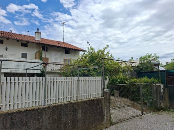 casa indipendente in vendita a Savogna d'Isonzo in zona Rubbia