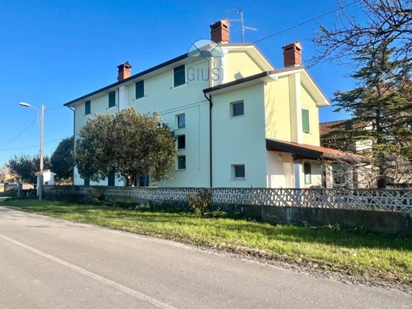 casa indipendente in vendita a Staranzano