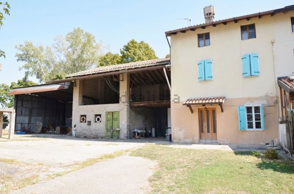 esavano in vendita a Staranzano