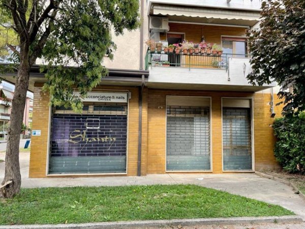 negozio in vendita a Staranzano