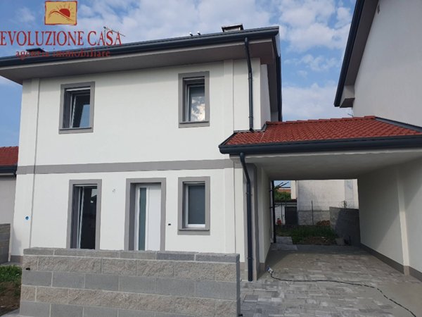 casa indipendente in vendita a Staranzano