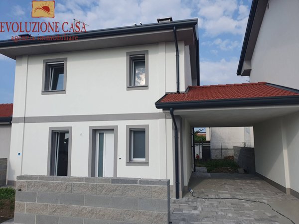 casa indipendente in vendita a Staranzano