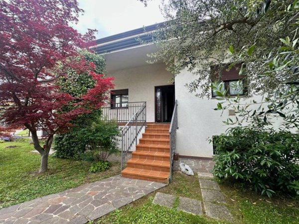 casa indipendente in vendita a Staranzano