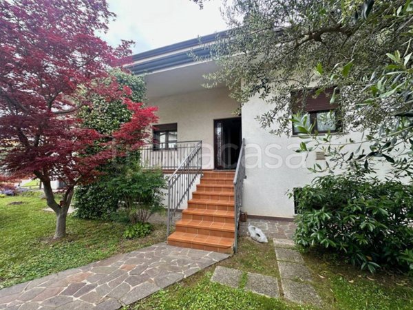 casa indipendente in vendita a Staranzano