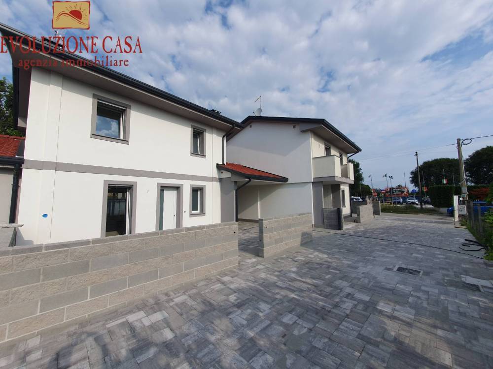 casa indipendente in vendita a Staranzano