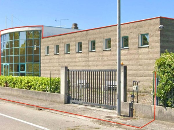 locale commerciale in vendita a Staranzano