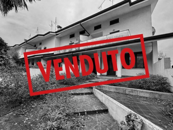 casa indipendente in vendita a Staranzano