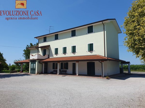 casa indipendente in vendita a Staranzano in zona Brancolo