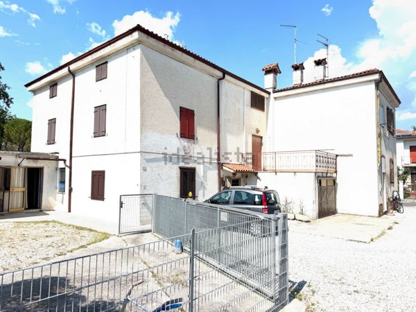 casa indipendente in vendita a Staranzano in zona Bistrigna