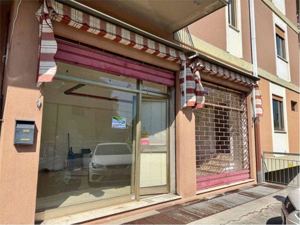 negozio in vendita a Staranzano in zona Bistrigna