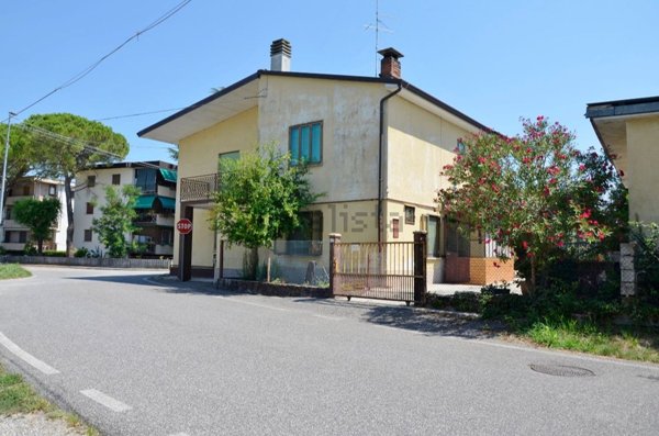 casa indipendente in vendita a Staranzano in zona Bistrigna